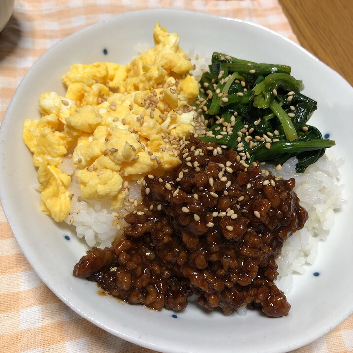 味噌味の3色丼☆